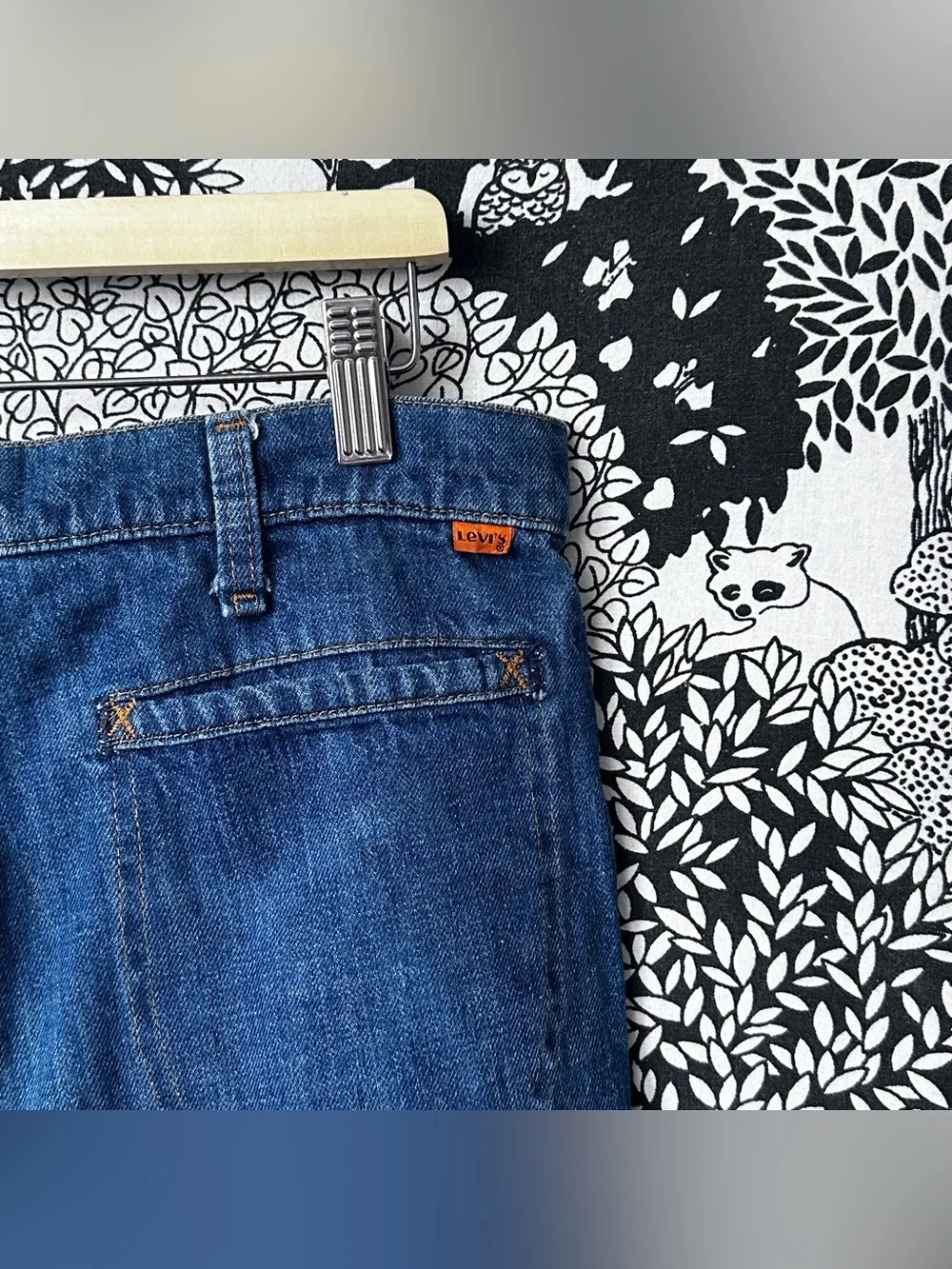 Vintage 70s Levi’s For Men Orange Tab Denim Bell Bottom Trousers Stitched Crease